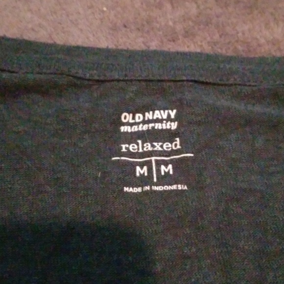 Old Navy maternity tee - Picture 2 of 2